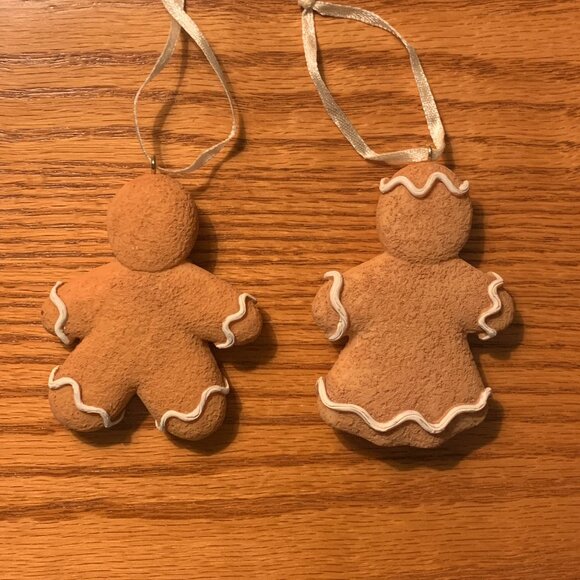 SET OF 2 GINGERBREAD FIGURES, MALE AND FEMALE, CHRISTMAS ORNAMENTS - Picture 2 of 4